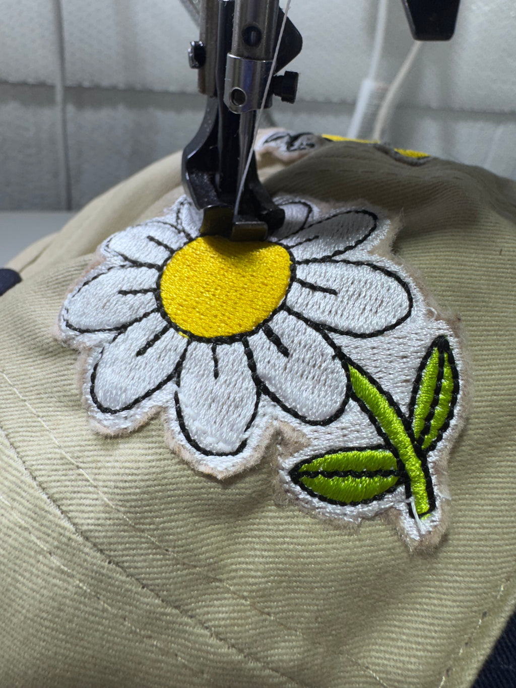 Flower & Bee Ponytail cap